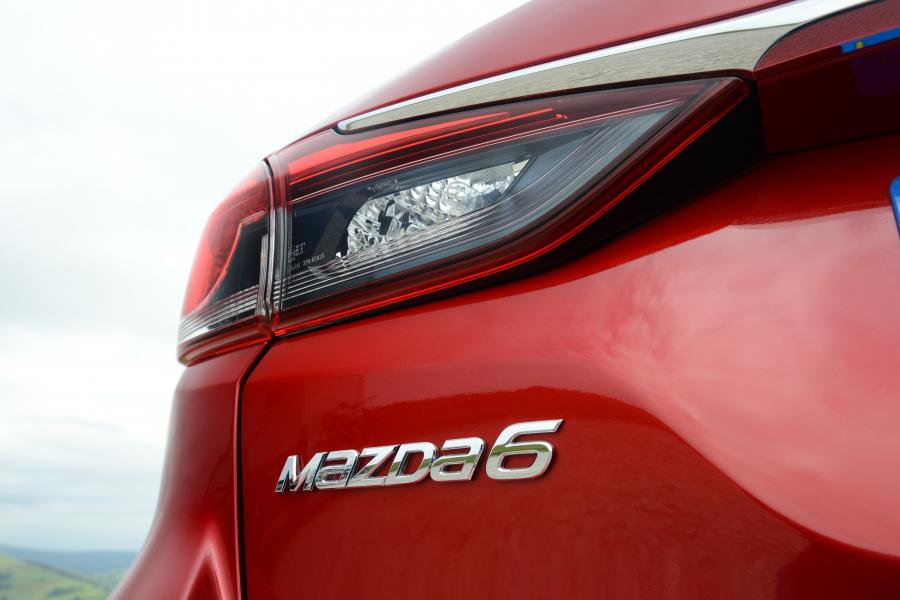 Логотип Mazda6 Wagon 2015 года  (UK) (фото 22 из 39)